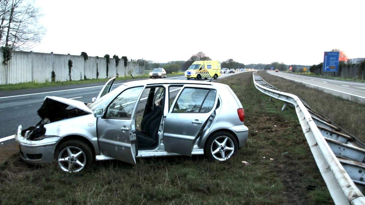 Twee rijstroken van A1 afgesloten bij Enter na eenzijdig ongeluk.