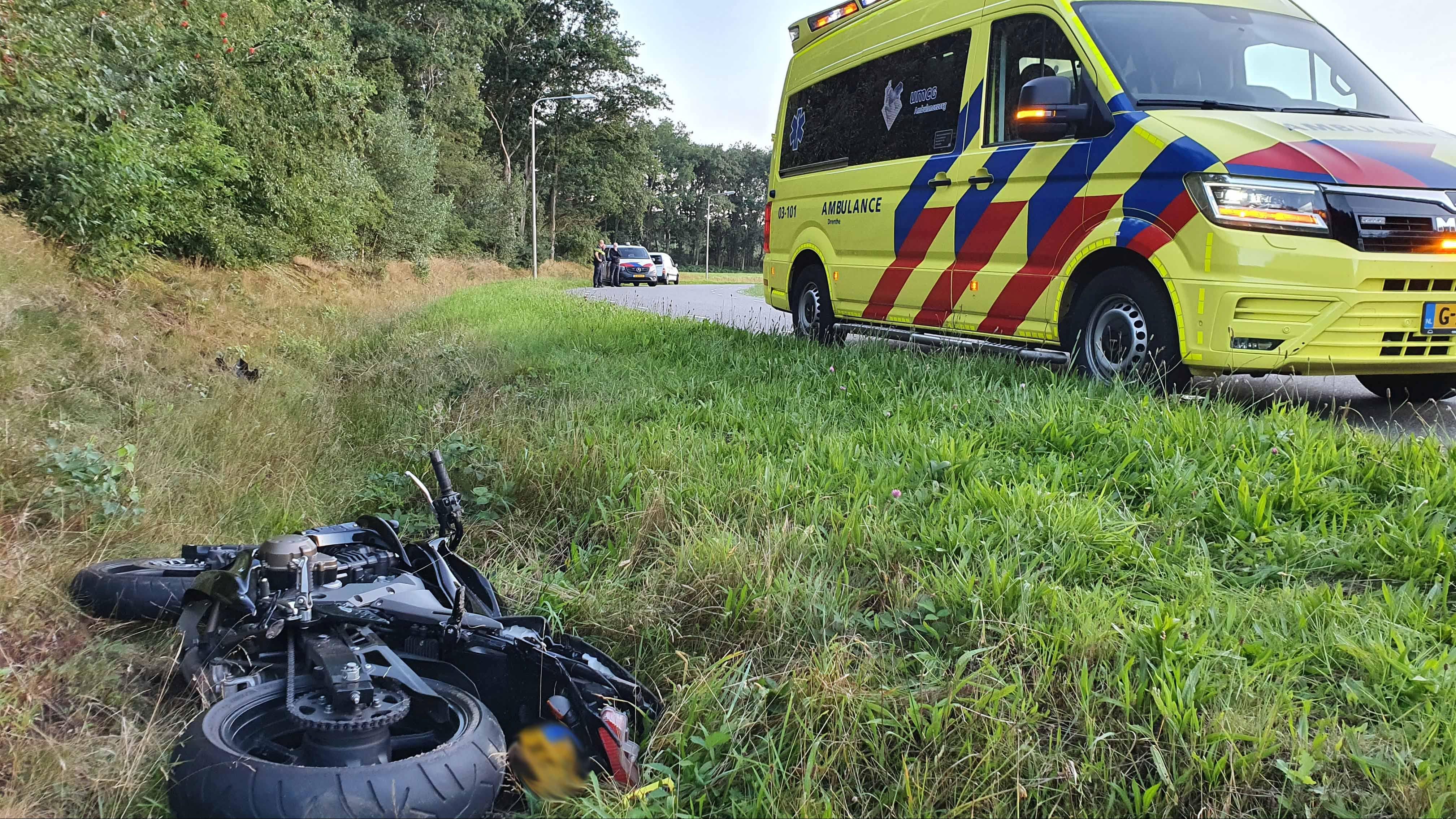 Motorrijder uit Oudleusen raakt gewond bij eenzijdig ongeluk in Zuidwolde.